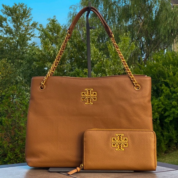 Tory Burch Handbags - NWT Tory Burch Britten Tote & Wallet Set